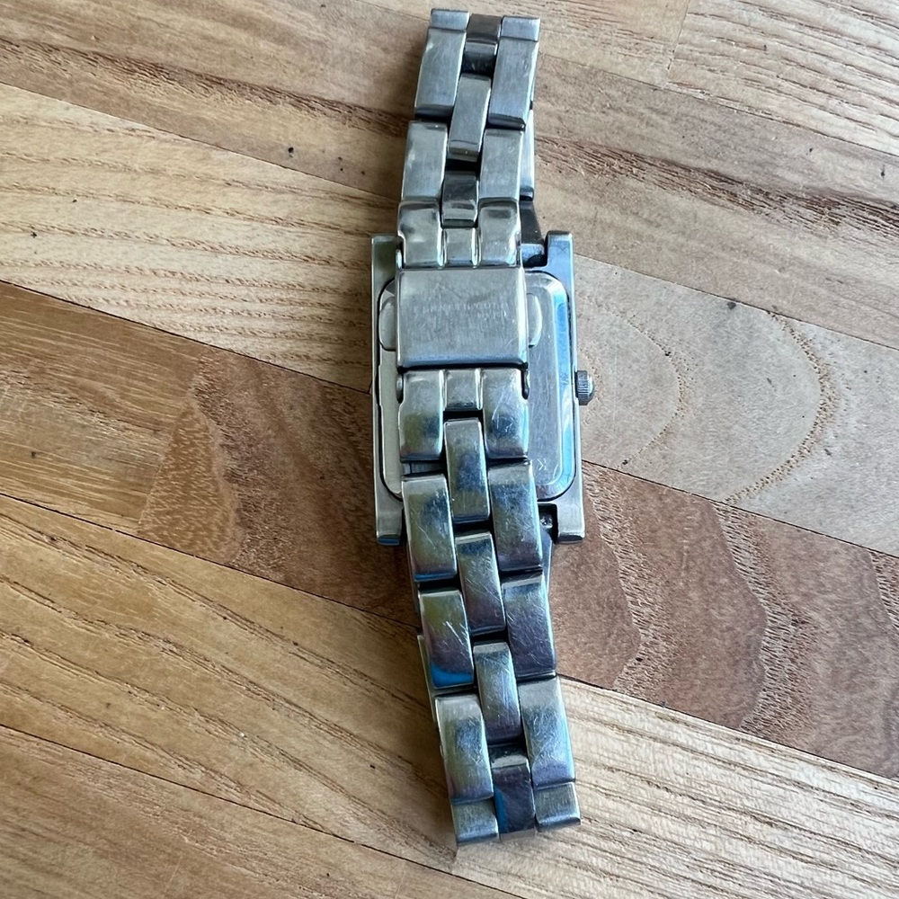 Kenneth Cole New York ladies rectangular silver tone dress watch NEW BATTERY - Picture 5 of 8